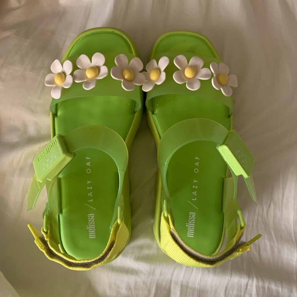 NEVER WORN MELISSA X LAZY OAF KICKOFF SANDALS